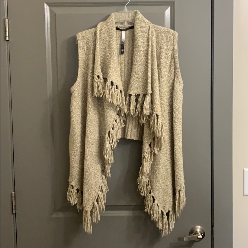 Kensie sweater vest. Size L